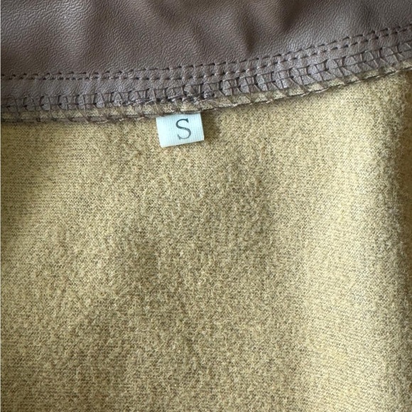 Women's Brown Leather Jacket - Picture 3 of 3